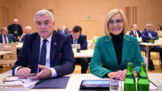Andrzej Bętkowski i Renata Janik siedzą podczas sesji Sejmiku
