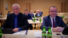 Marek Jońca i Marek Bogusławski siedzą podczas sesji Sejmiku