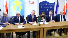 Burmistrz Pińczowa Podpisuje Umowę
