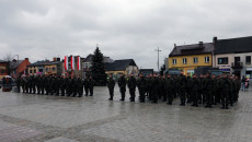 Uroczystość złożenia przysięgi przez żołnierzy 10. Świętokrzyskiej Brygady Obrony Terytorialnej im. mjr. cc. Eugeniusza Kaszyńskiego ps. „Nurt” na Rynku w Starachowicach