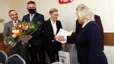 Członkowie Urzędu Marszałkowskiego Gratulują Mianowanej Nauczycielce.