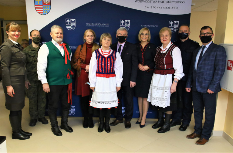 Uczestnicy Akcji Świętokrzyskie Murem Za Polskim Mundurem
