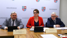 Posiedzeniu komisji przewodniczyła radna Magda Zieleń, po lewej stronie radny Maciej Gawin.