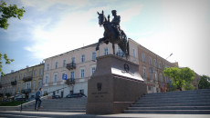 Pomnik J. Piłsudskiego na Placu Wolności w Kielcach
