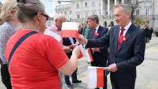 Zbigniew Koniusz, wojewoda świętokrzyski rozmawia z kielczanami