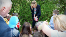 Sadzenie Krzewów W Przedszkolu Nr 27 W Kielcach (11)
