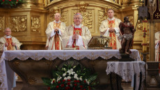 Msza św. W Katedrze W Kielcach Widok Na Ołtarz