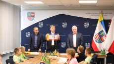 Mali Obywatele Z Wizytą W Urzędzie (19)