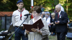 Zofia Romaszewska Przemawia Do Mikrofonu