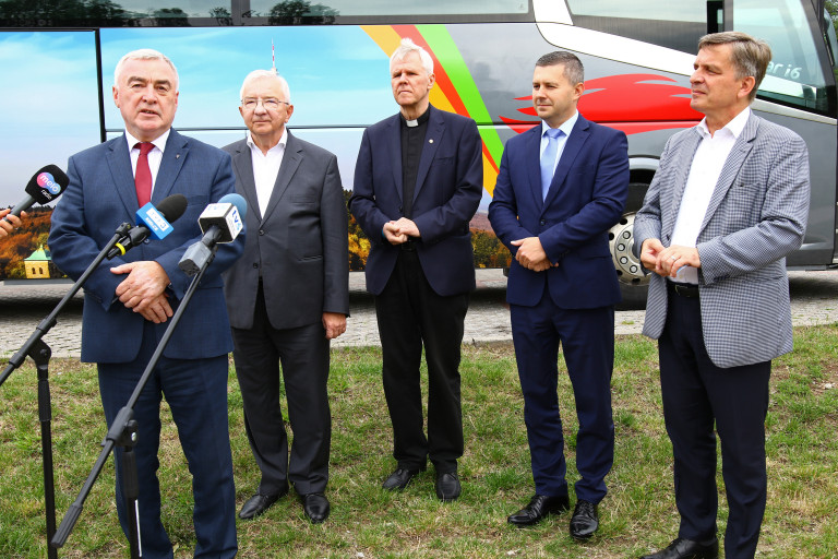 Marszałek Andrzej Bętkowski, Poseł Krzysztof Lipiec, Ojciec Marian Puchała, Marcin Piętak, Przewodniczący Andrzej Pruś