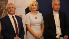 Kurator Kazimierz Mądzik, Renata Janik i Marian Florczyk