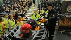 Dziewczynka Siedzi Na Policyjnym Motocyklu