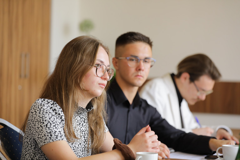 Spotkanie Przedstawiciele Ścdn, Departamentu Edukacji, Sportu, Turystyki I Spraw Zagranicznych, Kancelarii Sejmiku Oraz Młodzieżowego Sejmiku Województwa Świętokrzyskiego (3)