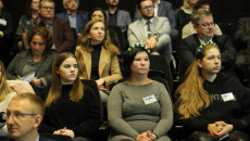 Grupa Ukraińców Bierze Udział W Konferencji