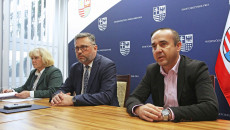 Renata Bilska, Tomasz Jamka I Piotr Kisiel Siedzą Przy Stole