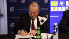 Umowę Podpisuje Marek Bogusławski