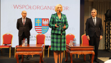 Wicemarszałek Renata Janik Otwiera Forum (2)