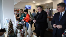 Mariusz Bodo kupuje ozdoby świąteczne