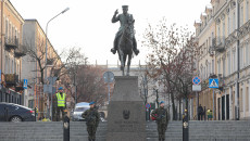 Pomnik Piłsudskiego Na Placu Wolności