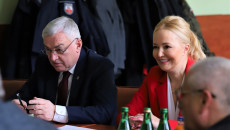 Andrzej Bętkowski i dyrektorka WORD siedzą za stołem