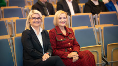 Renata Janik i Katarzyna Kubicka siedzą na sali w PŚ