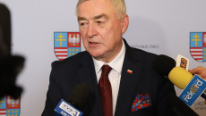 Andrzej Bętkowski udziela wywiadu TVP3 Kielce