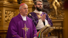 Biskup Jan Piotrowski Podczas Mszy