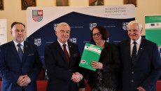 Beneficjenci W Trakcie Podpisywania Umów (15)