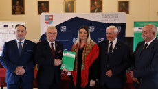 Beneficjenci W Trakcie Podpisywania Umów (9)