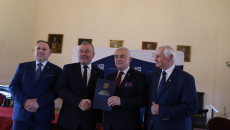 Marek Jońca, Andrzej Bętkowski Oraz Marek Kwitek Wraz Z Beneficjentami (17)