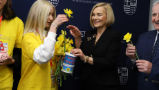 Renata Janik Wrzuca Datek Do Puszki