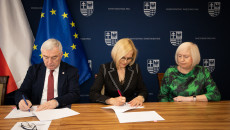 Uroczyste Podpisanie Umowy Z Przedstawicielką Fundacji Gramy Z Tobą