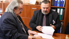 Urząd Marszałkowski Przekazał Skarżyskiej Placówce Sprzęt Komputerowy            (4)