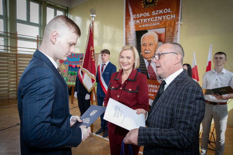 Zakończenie Roku Szkolnego Klas Czwartych Zespołu Szkół Elektrycznych W Kielcach (21)