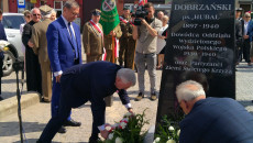 W Nowej Słupi Stanął Pomnik Poświęcony Bohaterom Ziemi Świętego Krzyża (13)