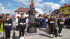W Nowej Słupi Stanął Pomnik Poświęcony Bohaterom Ziemi Świętego Krzyża (4)