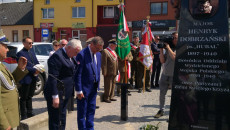 W Nowej Słupi Stanął Pomnik Poświęcony Bohaterom Ziemi Świętego Krzyża (6)