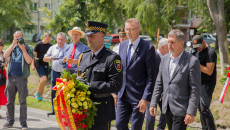 Wieniec Składa Oficer Straży Miejskiej Obok Prezydent Bogdan Wenta