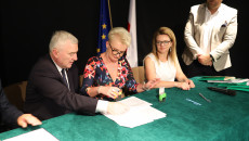 W Klimontowie Podpisano Umowy Na Budowę Lub Modernizację Lokalnych Dróg (14)