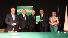 W Klimontowie Podpisano Umowy Na Budowę Lub Modernizację Lokalnych Dróg (21)