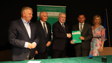 W Klimontowie Podpisano Umowy Na Budowę Lub Modernizację Lokalnych Dróg (7)