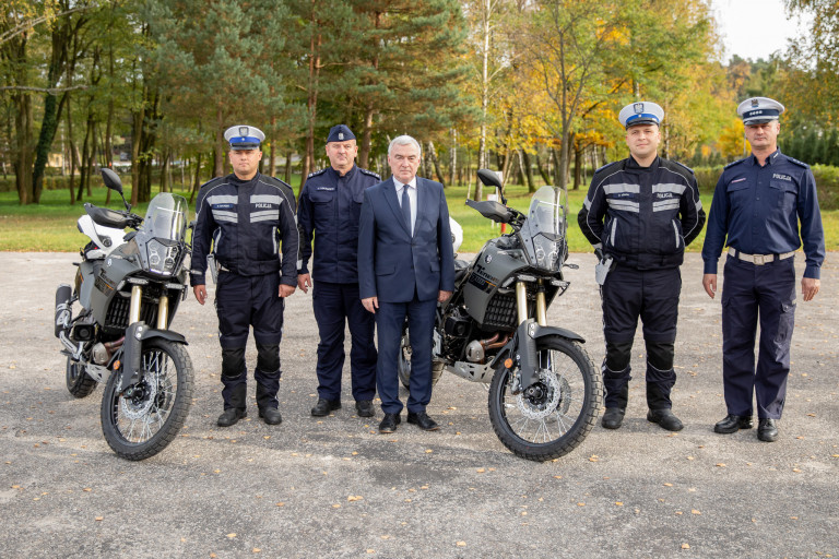 2 Nowoczesne Motocykle Dla świętokrzyskich Policjantów Przekazuje Marszałek
