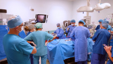 Nowoczesny Robot Medyczny Da Vinci Już Operuje Pacjentów (6)