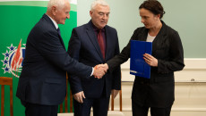 Podpisywanie Umów Oraz Składanie Gratulacji Beneficjentom Przez Marka Jońcę I Andrzeja Bętkowskiego (15)
