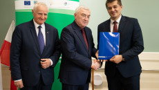 Podpisywanie Umów Oraz Składanie Gratulacji Beneficjentom Przez Marka Jońcę I Andrzeja Bętkowskiego (34)
