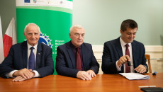Podpisywanie Umów Oraz Składanie Gratulacji Beneficjentom Przez Marka Jońcę I Andrzeja Bętkowskiego (35)
