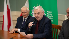 Podpisywanie Umów Oraz Składanie Gratulacji Beneficjentom Przez Marka Jońcę I Andrzeja Bętkowskiego (39)