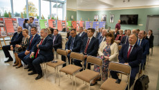 Podpisywanie Umów Oraz Składanie Gratulacji Beneficjentom Przez Marka Jońcę I Andrzeja Bętkowskiego (49)
