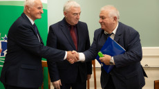 Podpisywanie Umów Oraz Składanie Gratulacji Beneficjentom Przez Marka Jońcę I Andrzeja Bętkowskiego (54)