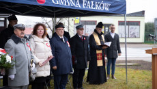 Marszałek Andrzej Bętkowski uczestniczył w odsłonięciu pomnika Piłsudskiego oraz Żołnierzy Legionów Wojska Polskiego w Fałkowie